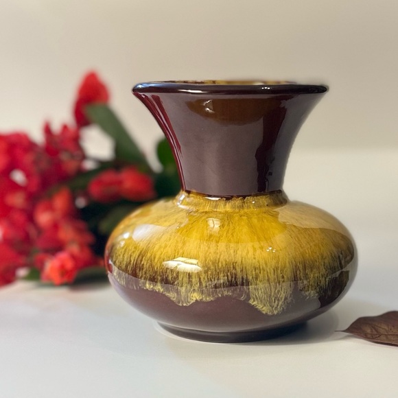 *EUC* Vintage MCM Blue Mountain Pottery Flower Vase in the Harvest Gold Glaze - Picture 9 of 9